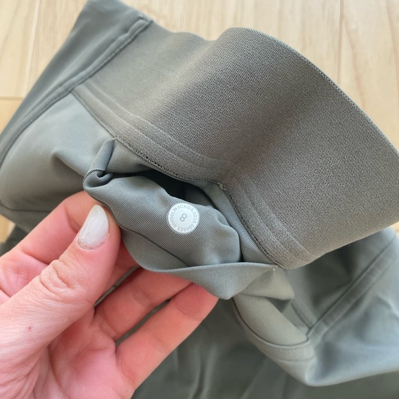 Rare Lululemon Grey Sage Textured Leggings - Picture 6 of 6